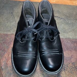 Clarks Black Leather Oxfords‎